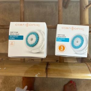 Clarisonic deep pore brush head.  Set of 3